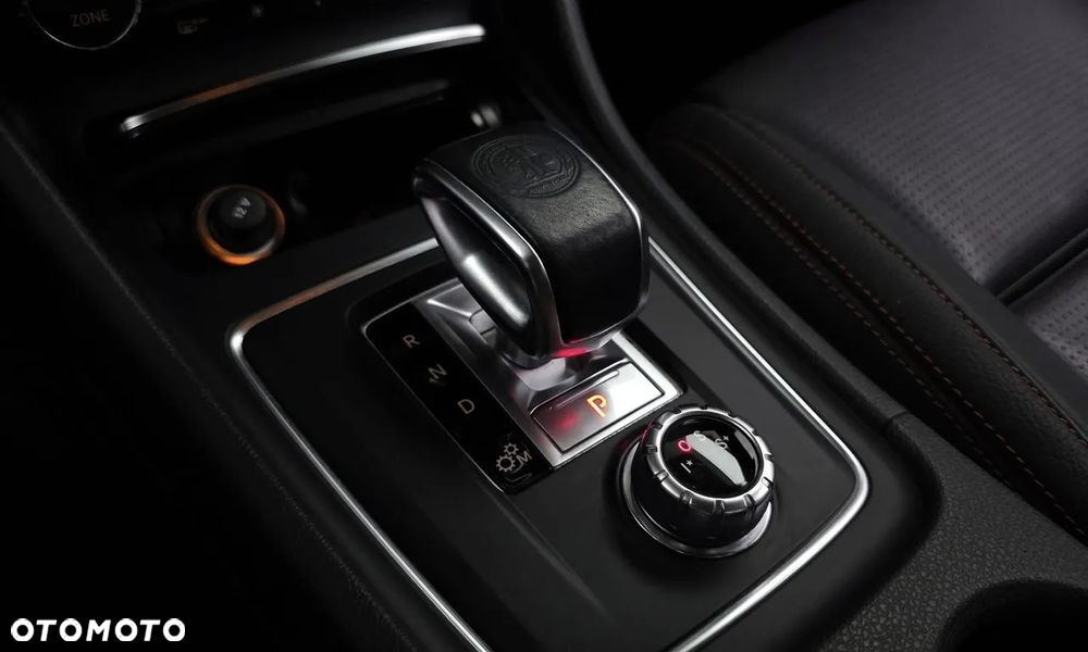 Mercedes-Benz GLA - 14