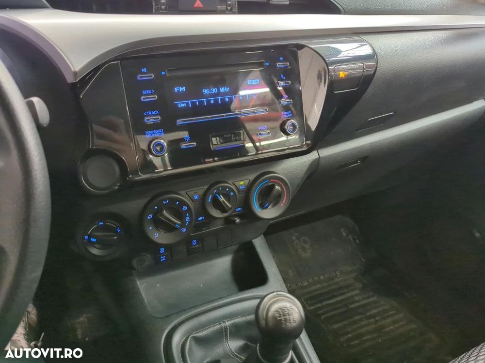Toyota Hilux 2.4D 150CP 4x4 Double Cab 6MT Comfort - 6