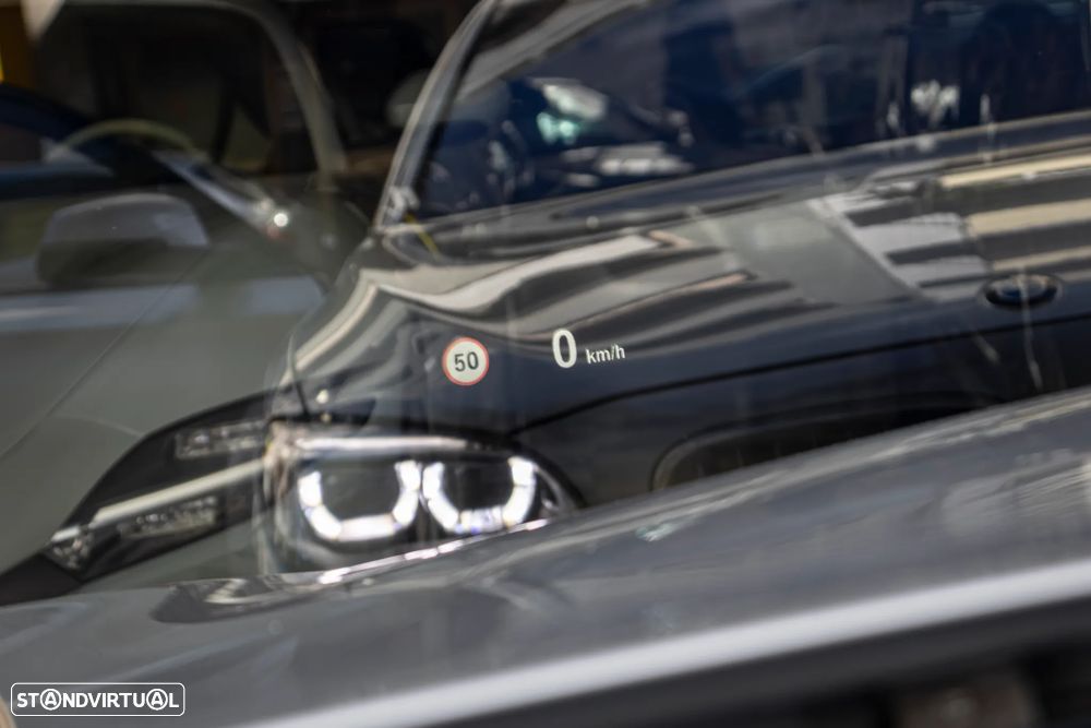 BMW 750 Li xDrive Pack M — fotografia 20