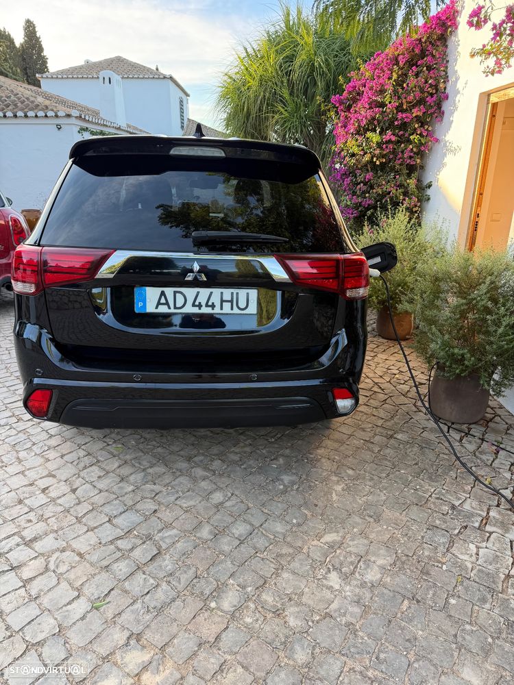 Mitsubishi Outlander - 3