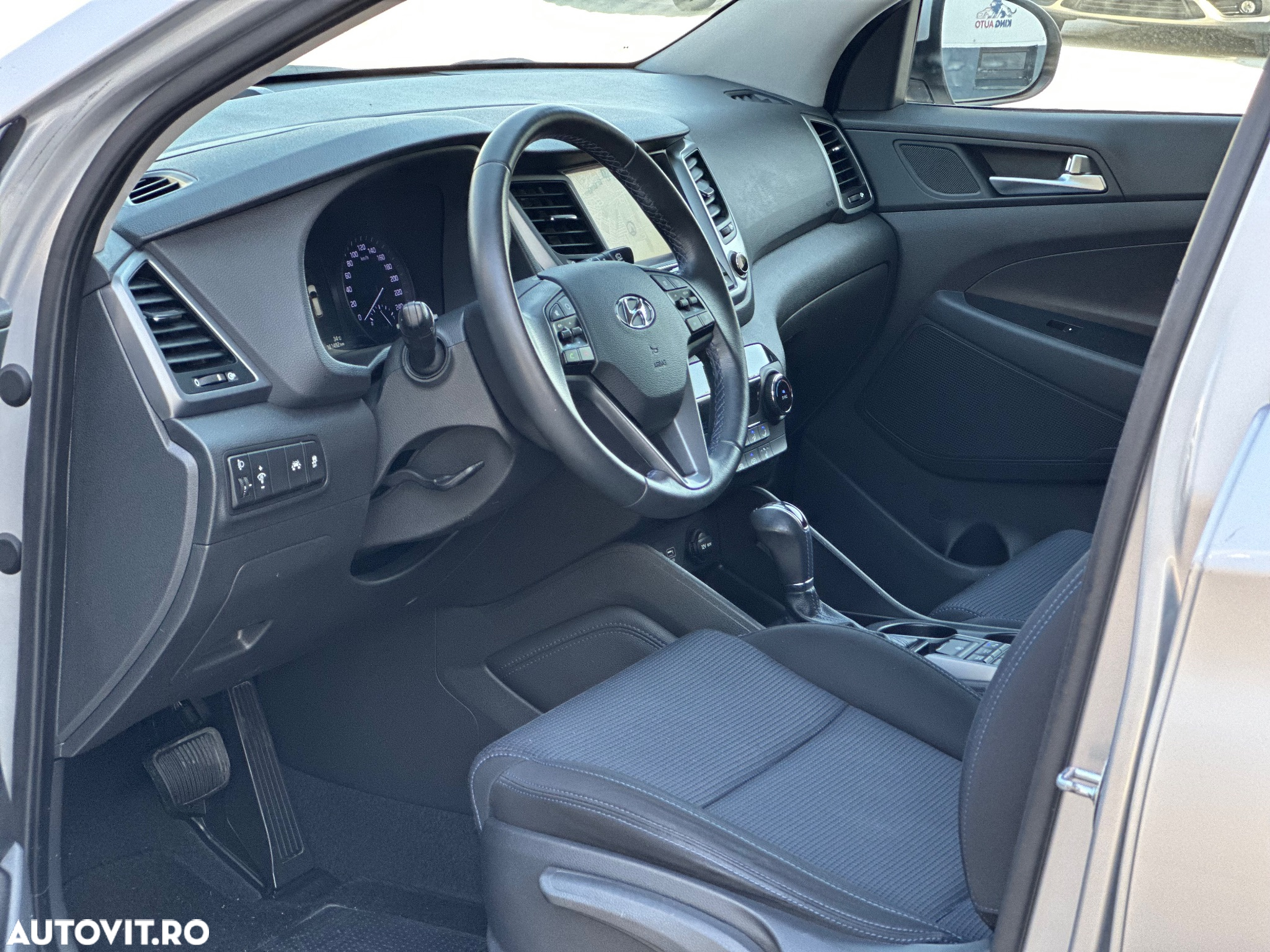 Hyundai Tucson blue 1.7 CRDi 2WD DCT Premium - 29