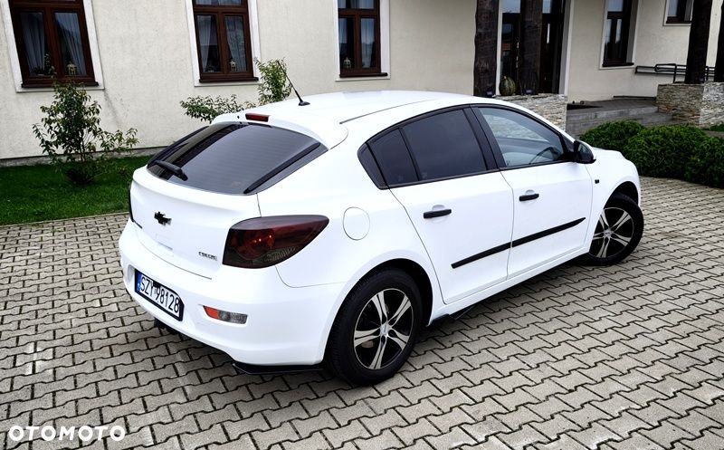 Chevrolet Cruze 1.6 LS - 32