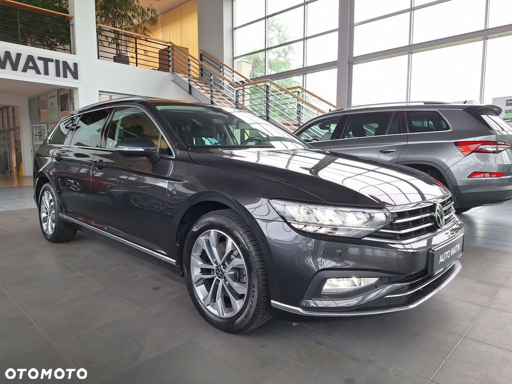 Volkswagen Passat Variant 2.0 TDI 4Mot Elegance DSG - 9
