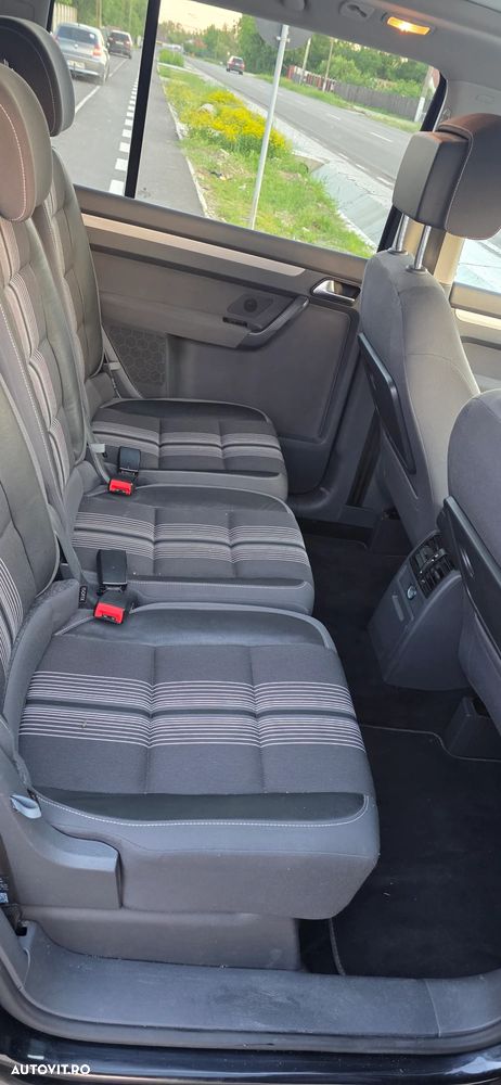 Volkswagen Touran 2.0 TDI DPF DSG MATCH - 8