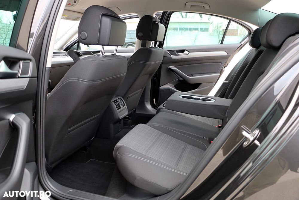 Volkswagen Passat 2.0 TDI SCR DSG Elegance - 10