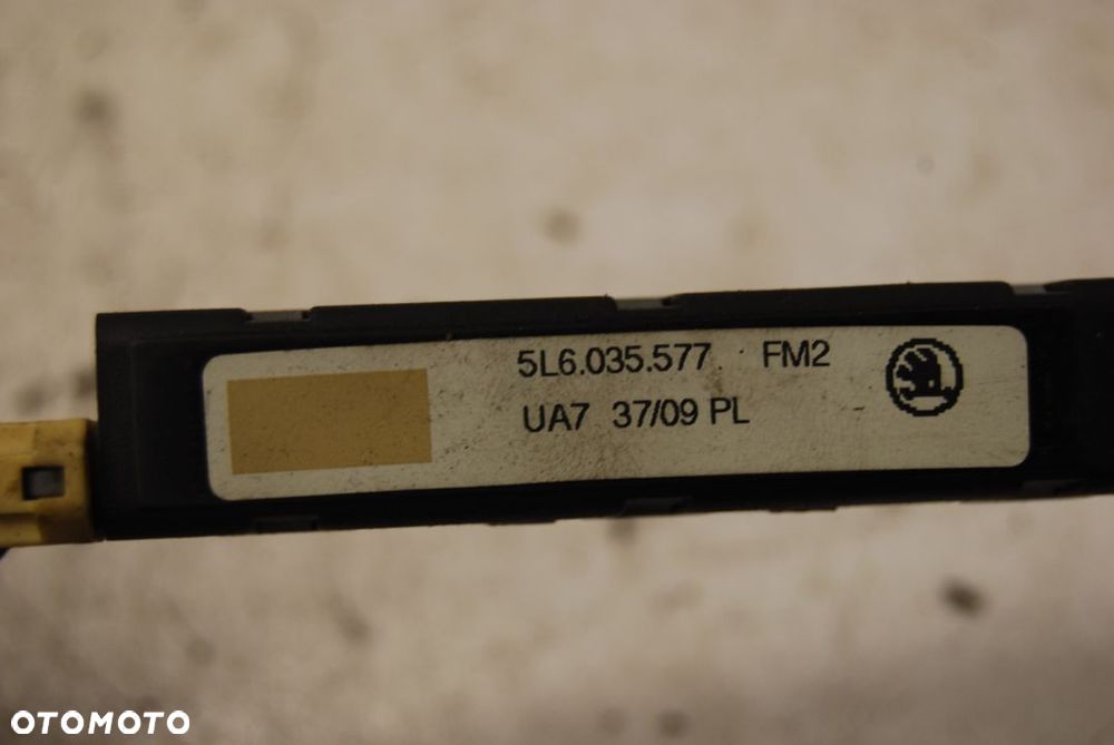 WZMACNIACZ ANTENY 5L6035577A SKODA OCTAVIA II LIFT AUDI SEAT 5L6035577 - 4