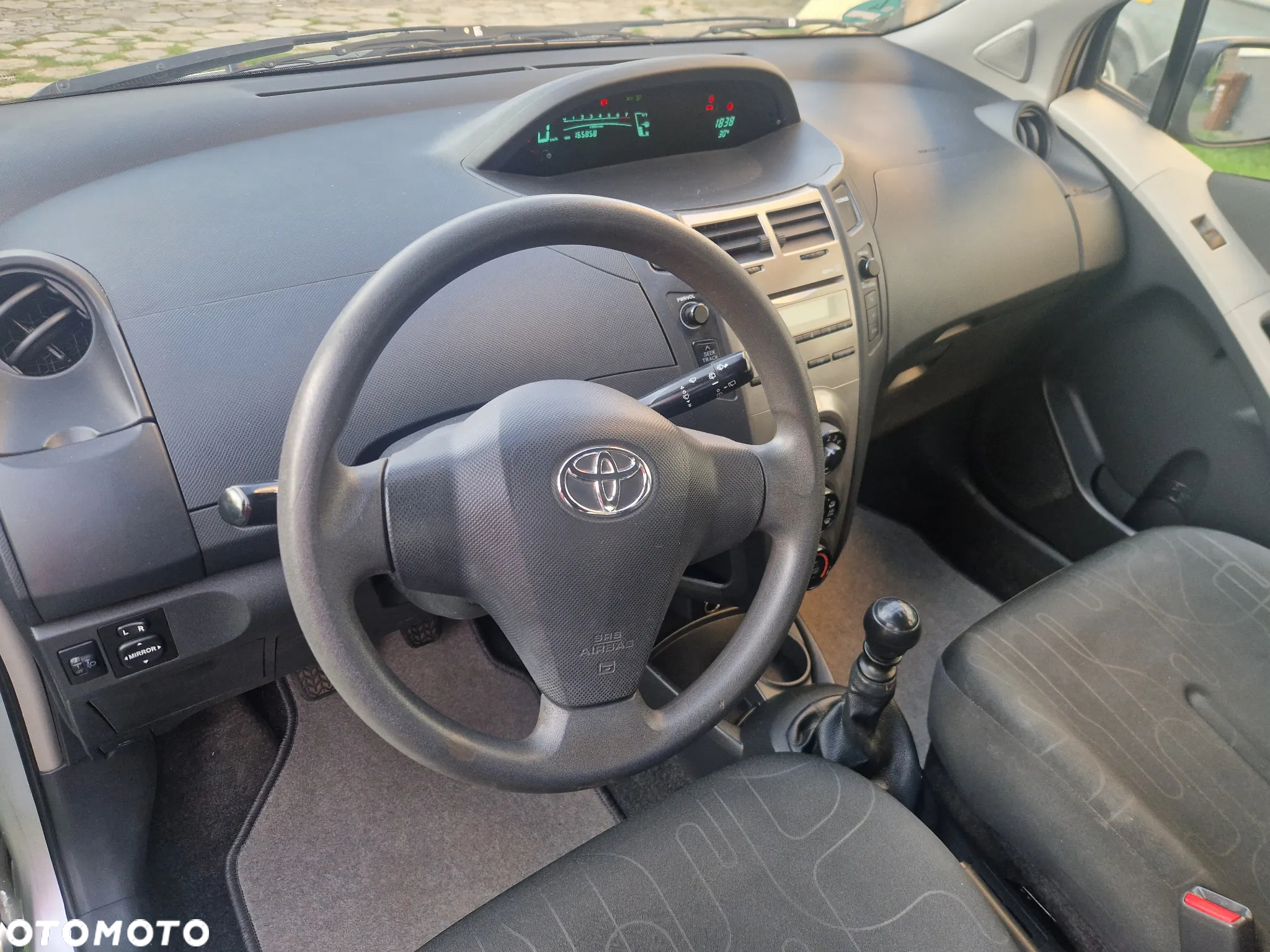Toyota Yaris 1.33 Active - 7