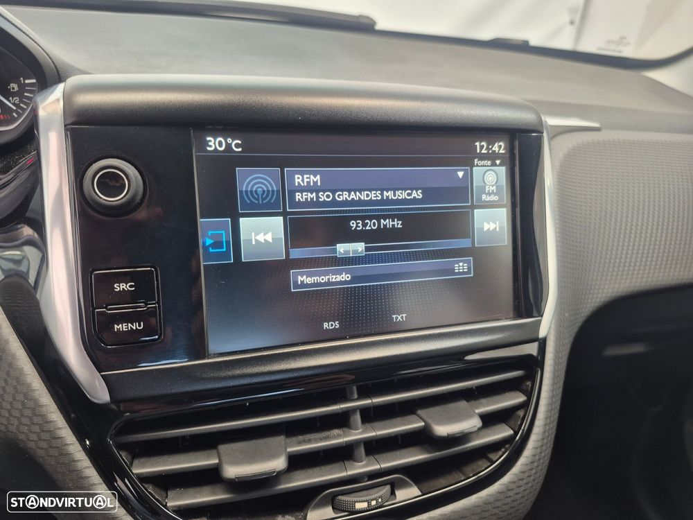 Peugeot 208 1.6 BlueHDi Style — fotografia 11
