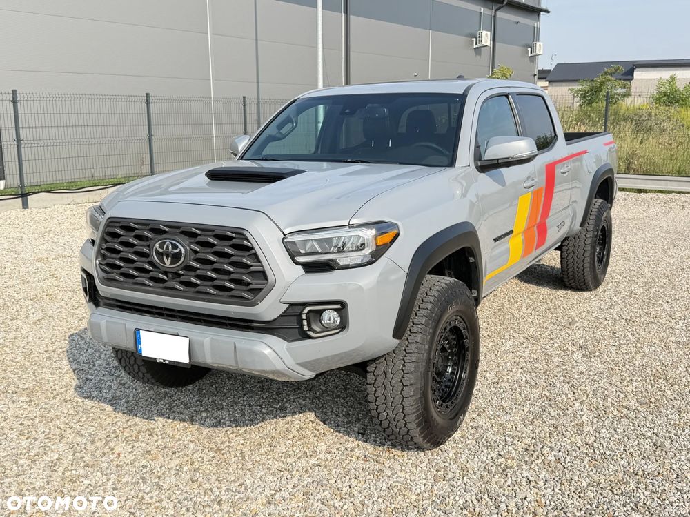 Toyota Tacoma - 1