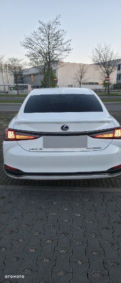 Lexus ES 300h F Sport - 4