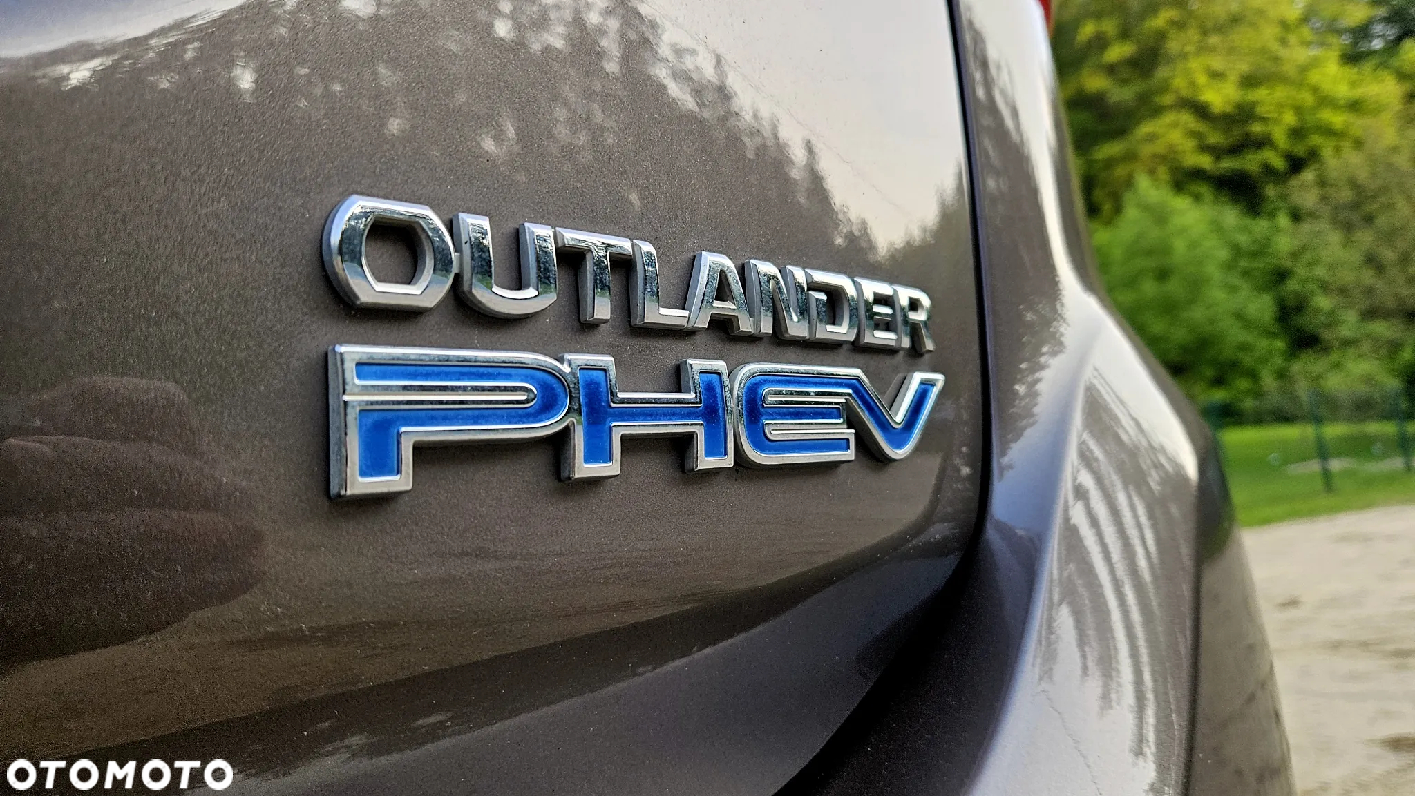 Mitsubishi Outlander PHEV Intense + - 11