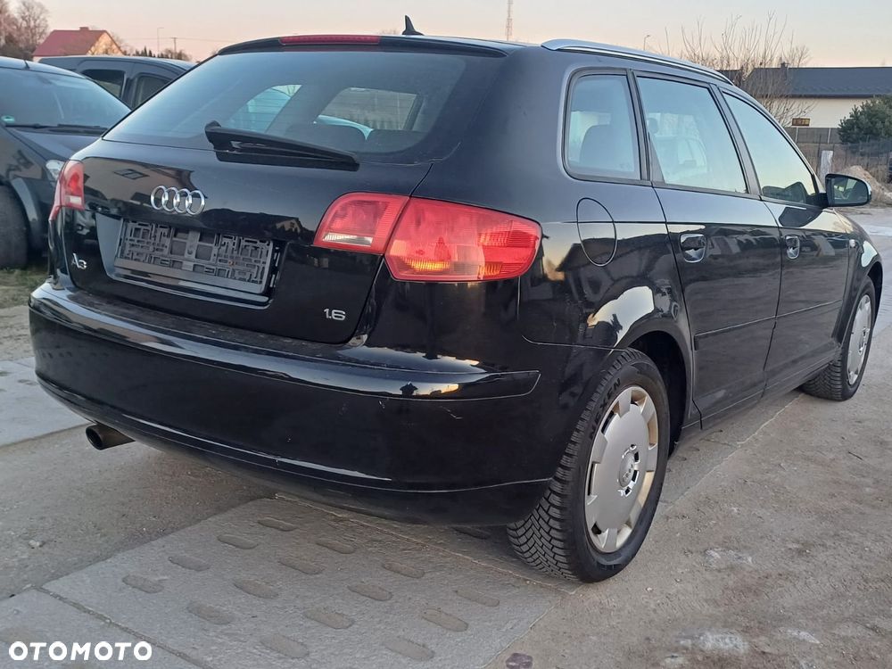 Audi A3 Sportback 1.6 Attraction - 4