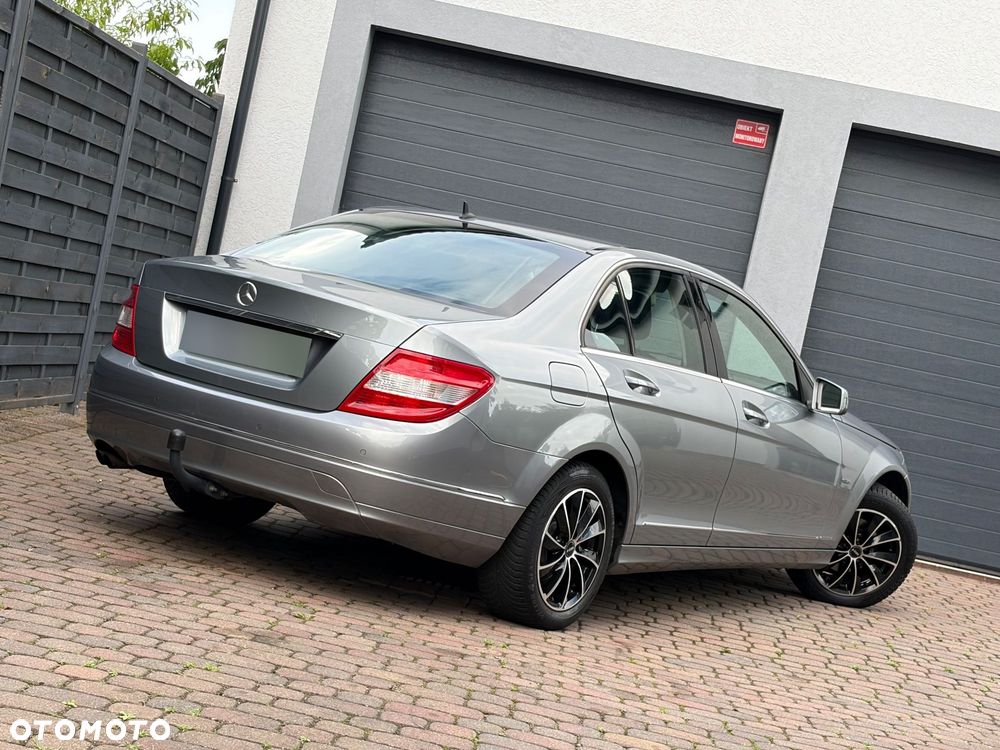 Mercedes-Benz Klasa C 180 Kompressor BlueEFFICIENCY Elegance - 12