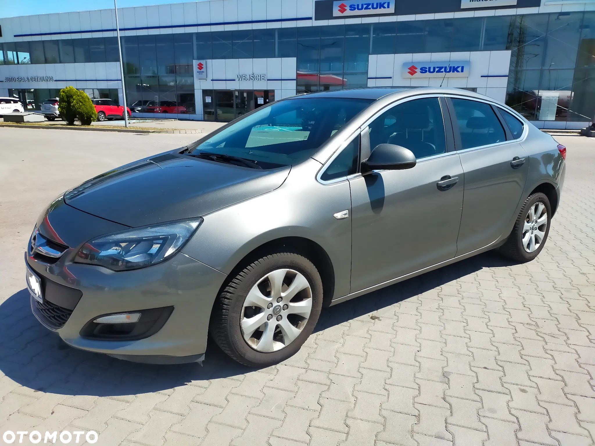 Opel Astra IV 1.4 T Business EU6 - 1