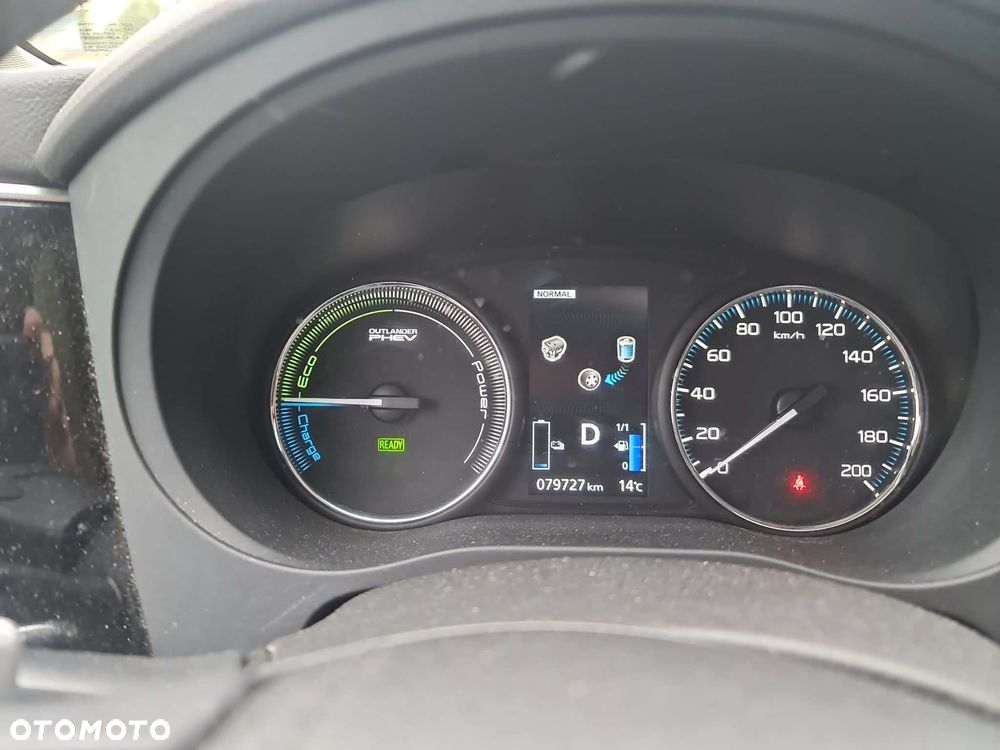Mitsubishi Outlander 2.0 4WD Plus - 15