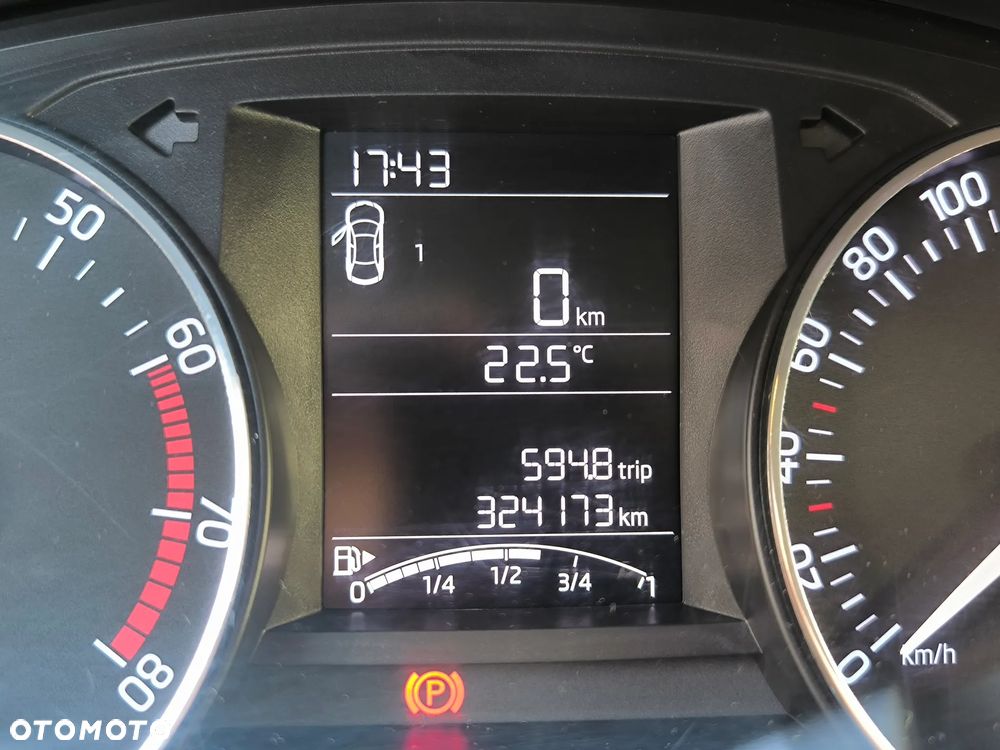 Skoda RAPID 1.2 TSI Ambition - 13
