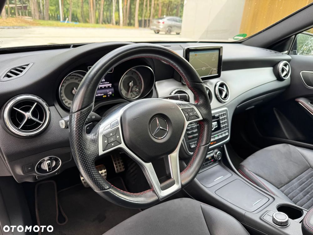 Mercedes-Benz GLA 250 4Matic 7G-DCT AMG Line - 20