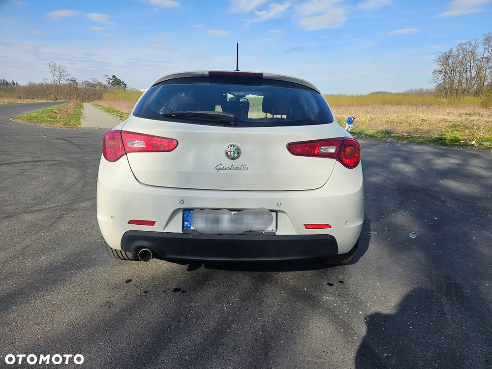 Alfa Romeo Giulietta 1.6 JTDM 16V - 5