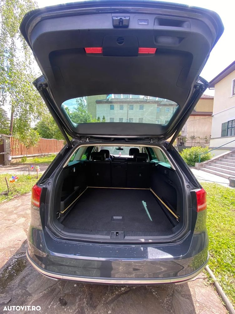 Volkswagen Passat Variant 2.0 TDI DSG 4Motion Highline - 26