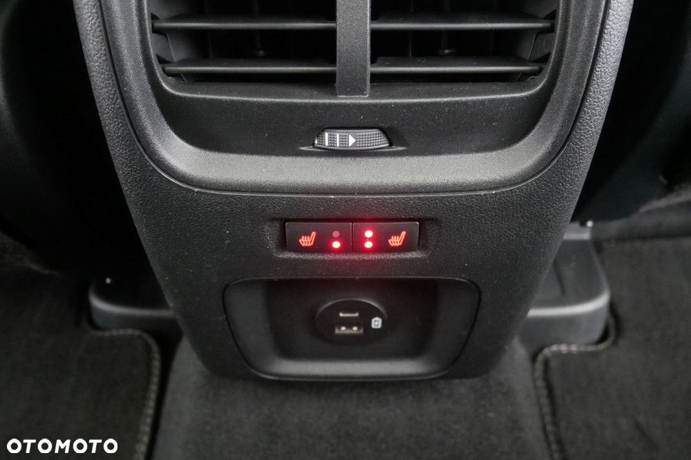 Ford Kuga - 31