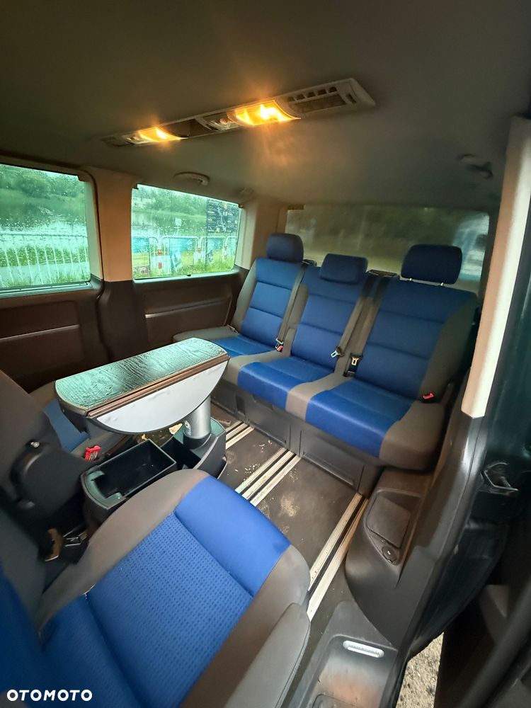 Volkswagen Multivan - 5