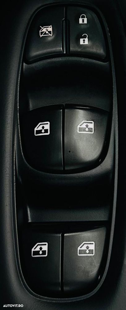 Nissan Qashqai 1.6 DCI Xtronic N-Connecta - 11