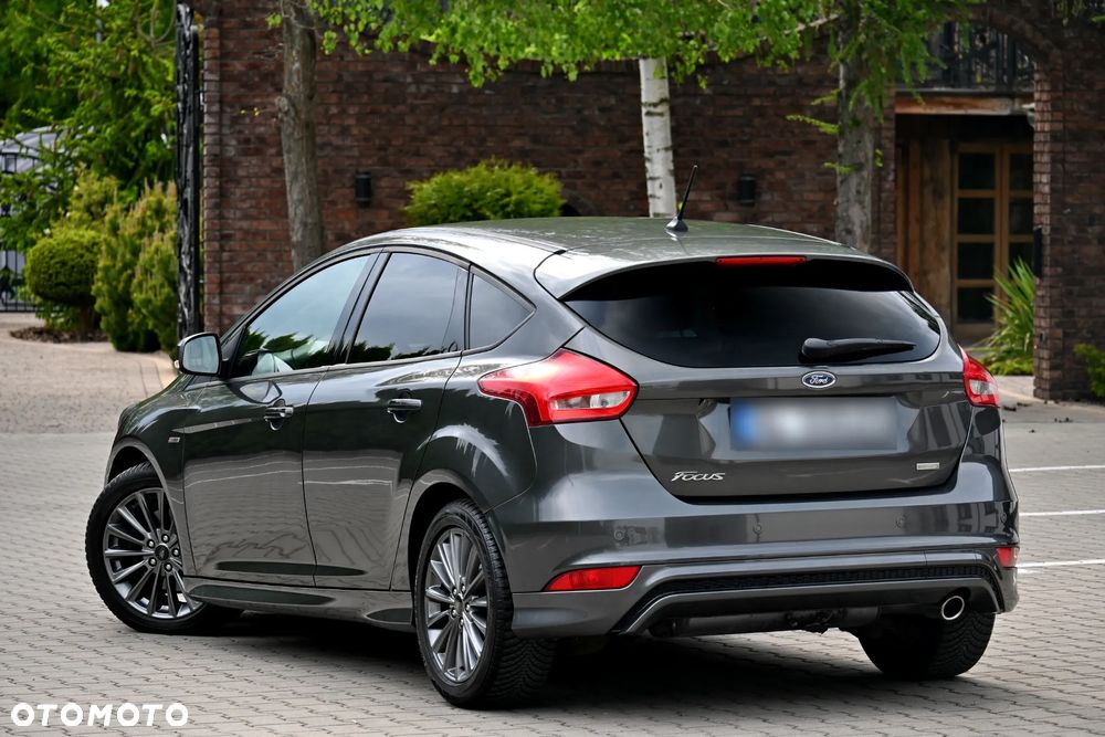 Ford Focus 1.5 EcoBoost ST-Line - 16