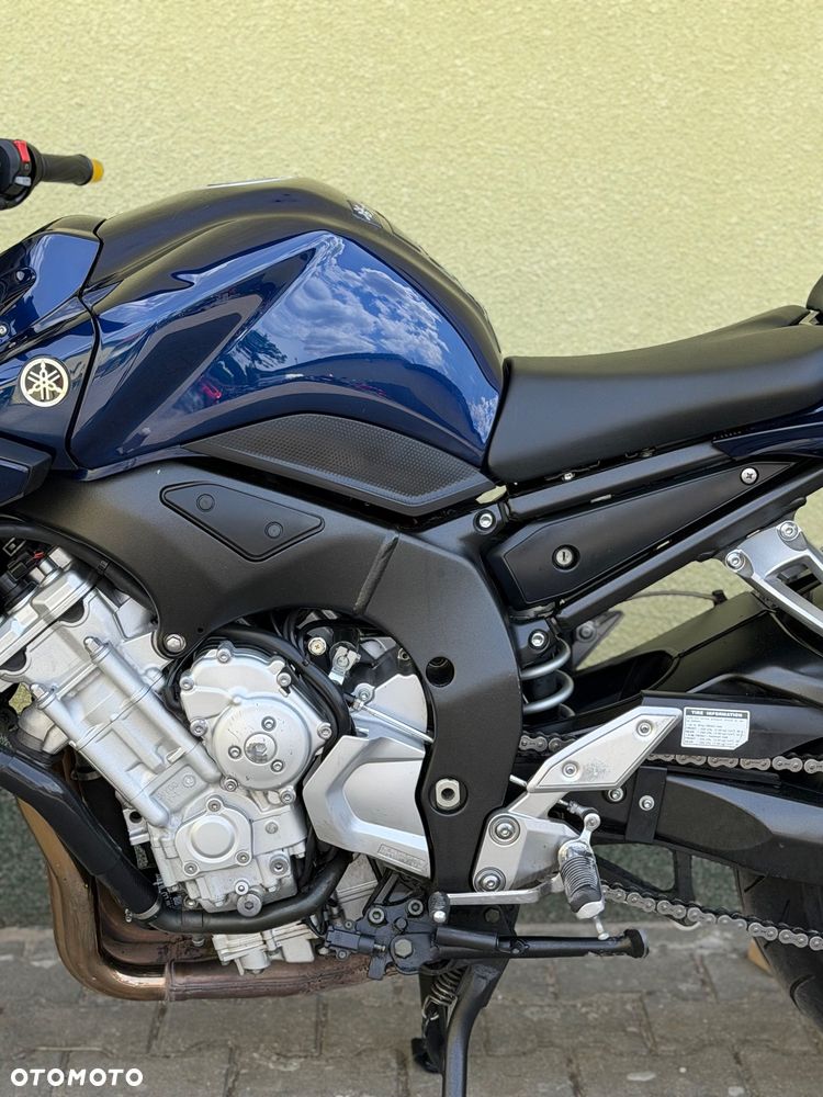 Yamaha FZ - 24