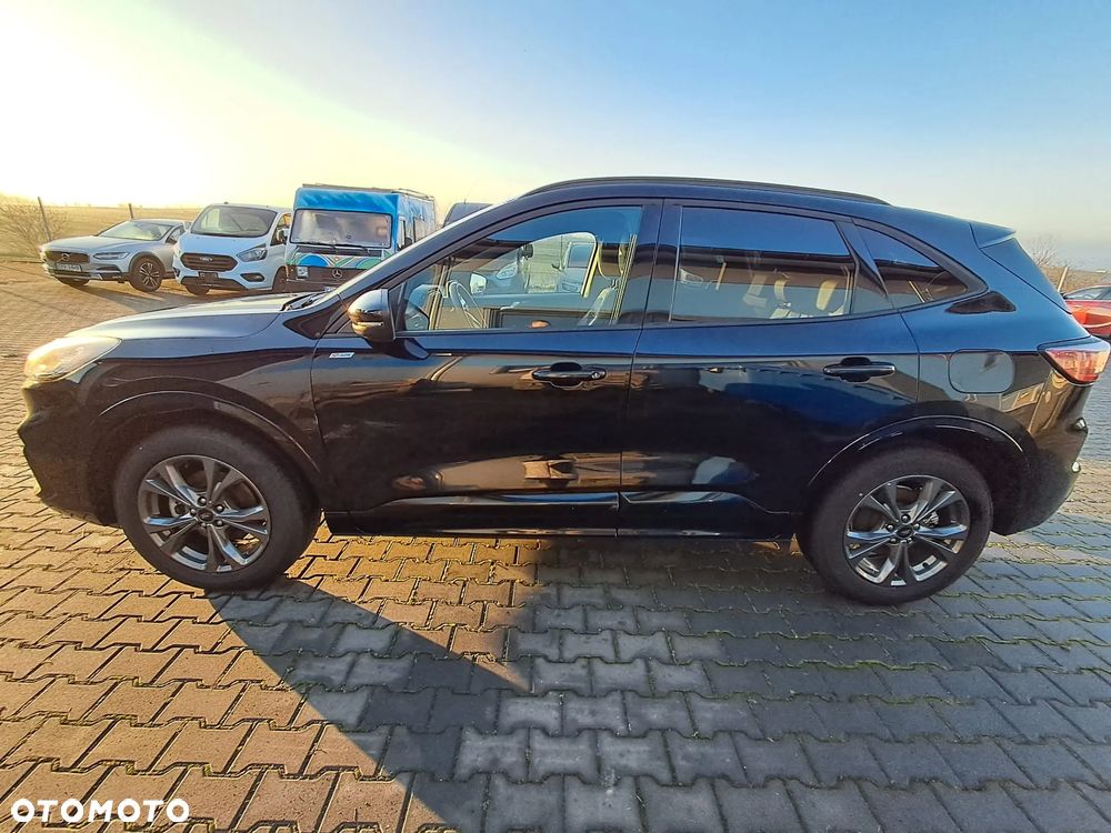 Ford Kuga 2.5 Duratec FHEV 4x4 ST-LINE - 2