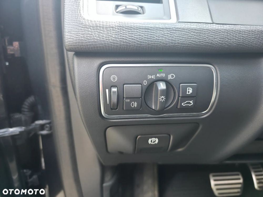 Volvo XC 60 D4 AWD Momentum - 23