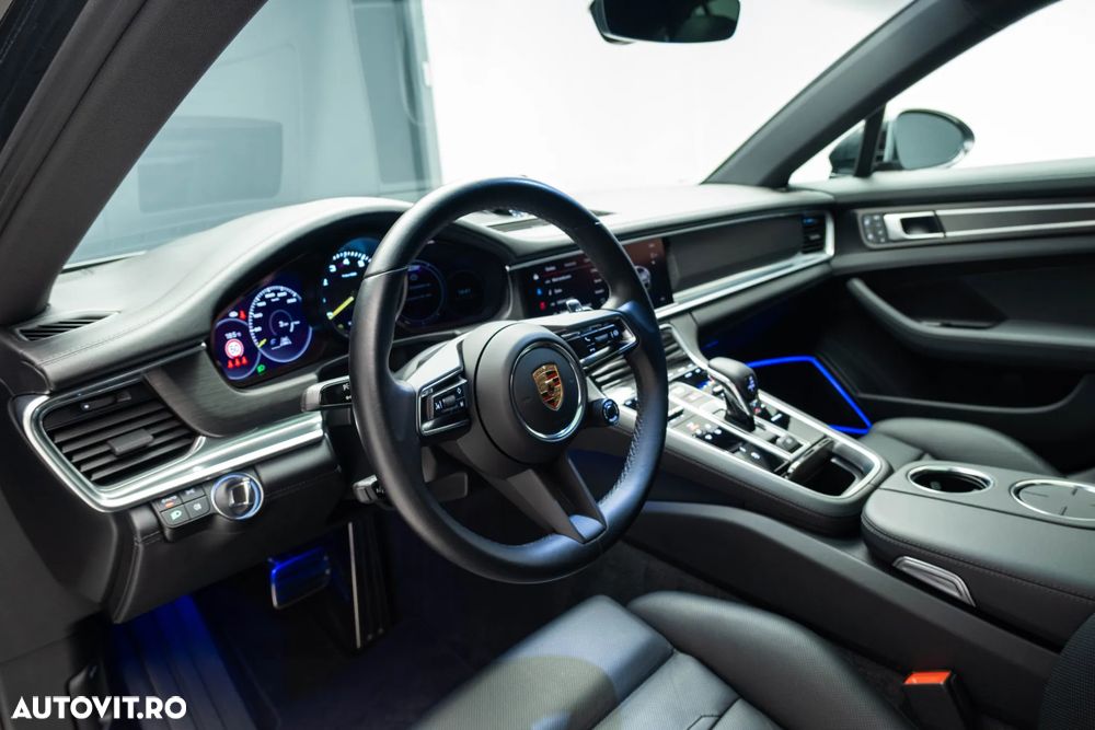Porsche Panamera - 12
