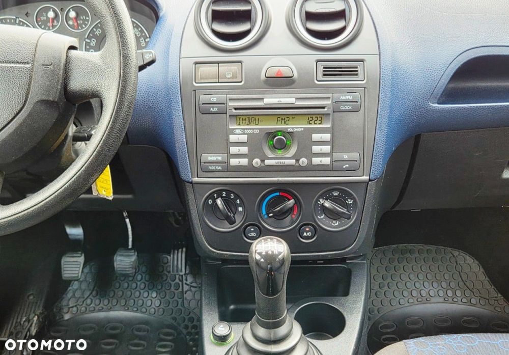 Ford Fiesta - 11