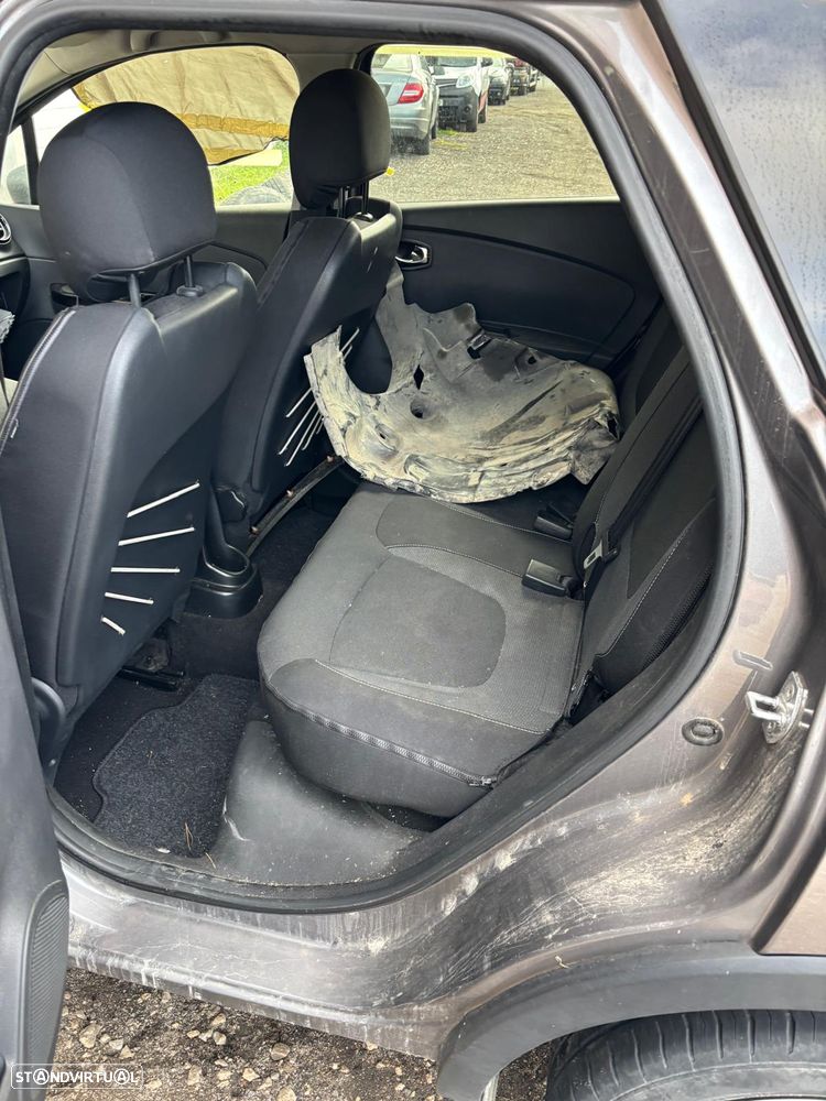 Renault Captur de 2016 a Gasolina para peças - 9