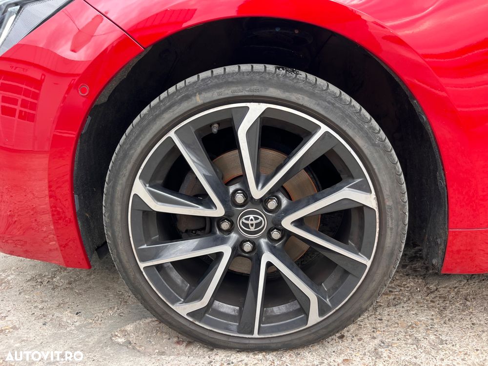 Toyota Corolla 2.0 HSD Exclusive Plus GR Sport Bi-Tone - 9