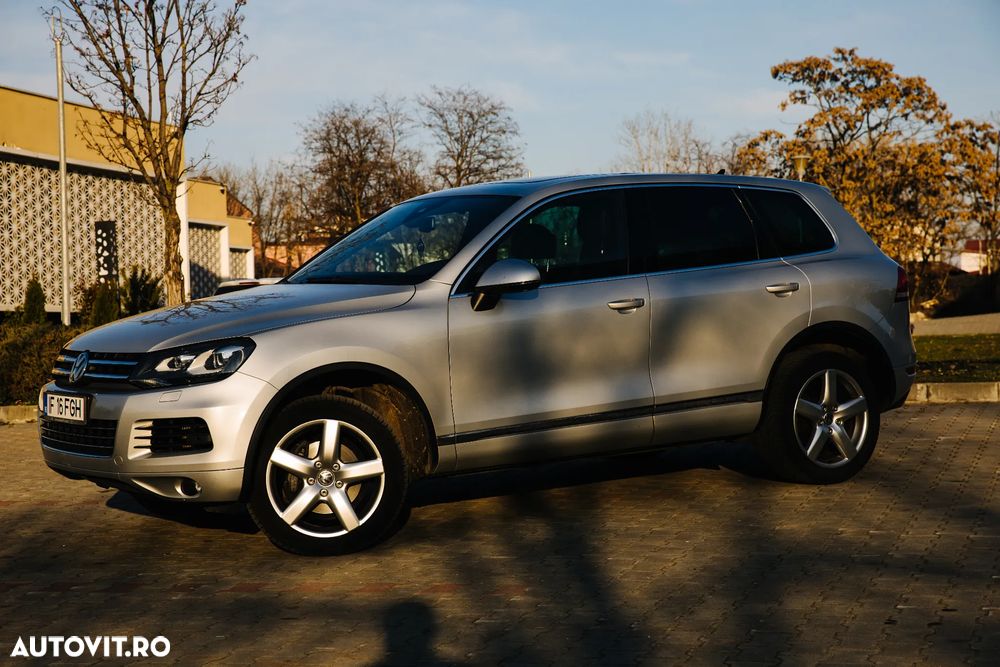 Volkswagen Touareg - 1