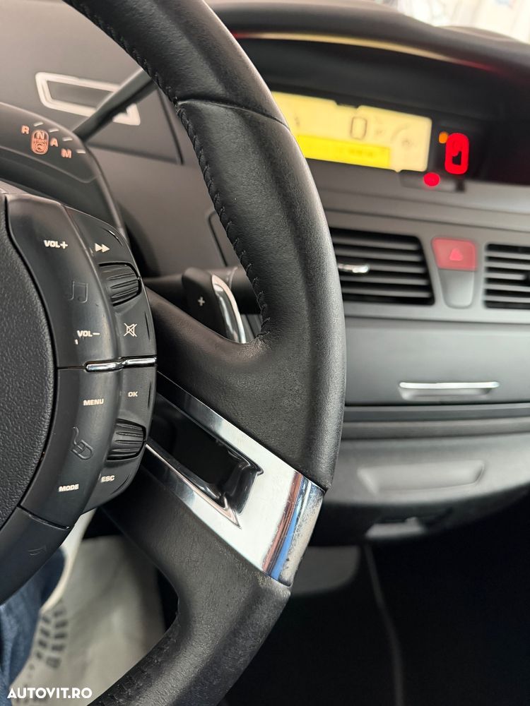 Citroën C4 Picasso 1.6 e-HDI FAP EGS6 Exclusive - 12