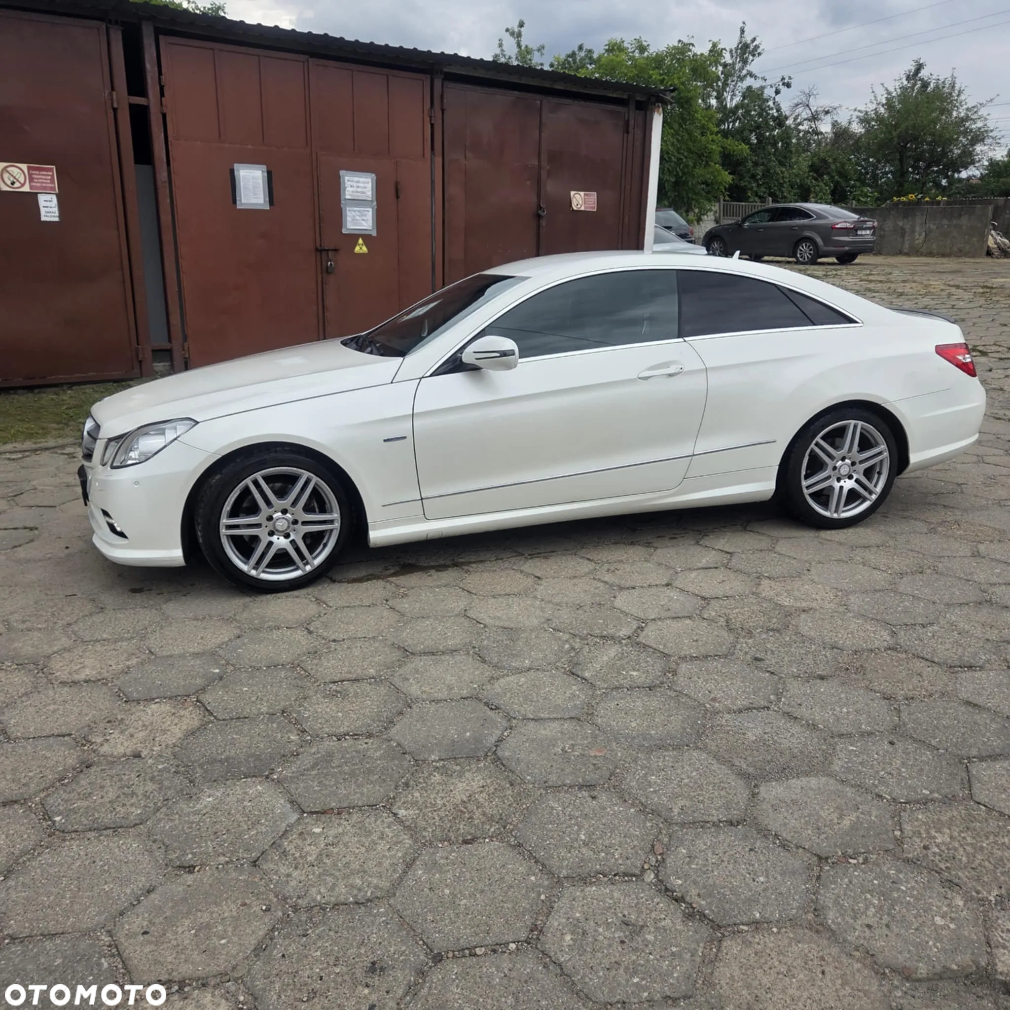 Mercedes-Benz Klasa E 350 CDI BlueEff - 2