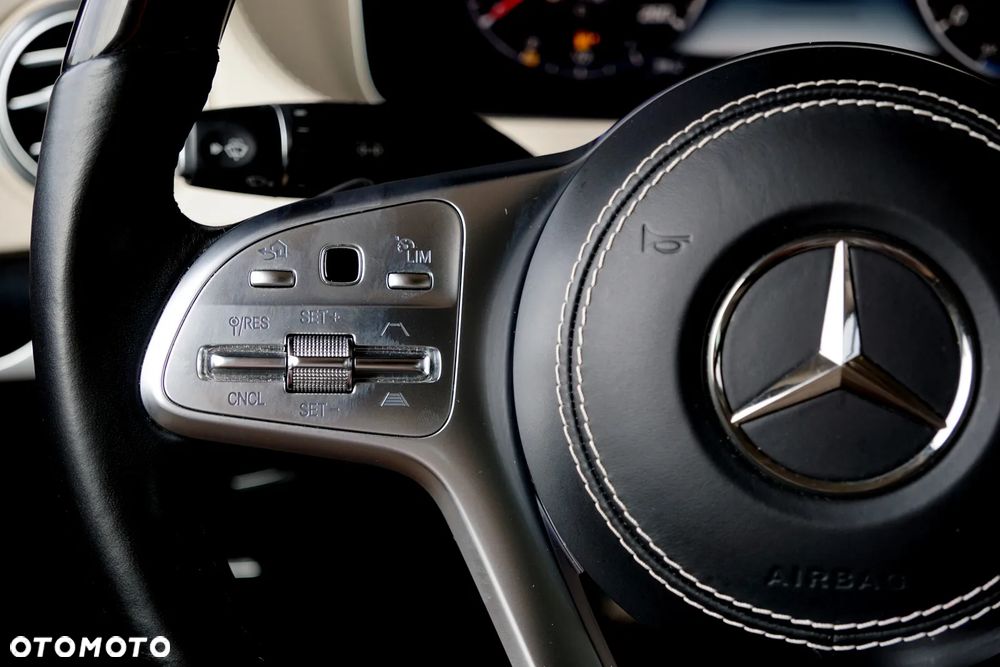 Mercedes-Benz Klasa S 560 4-Matic L 9G-TRONIC - 32
