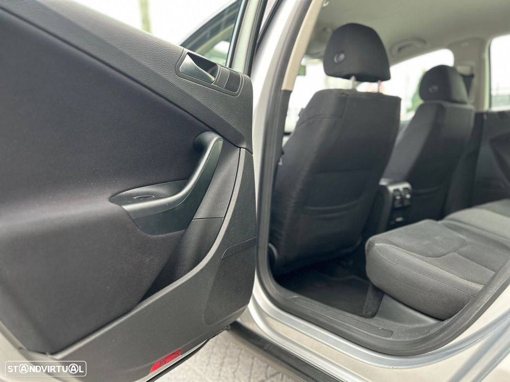 VW Passat Variant 1.9 TDi Confortline - 25