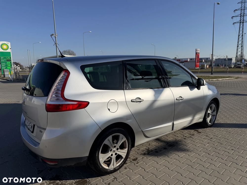 Renault Scenic - 1