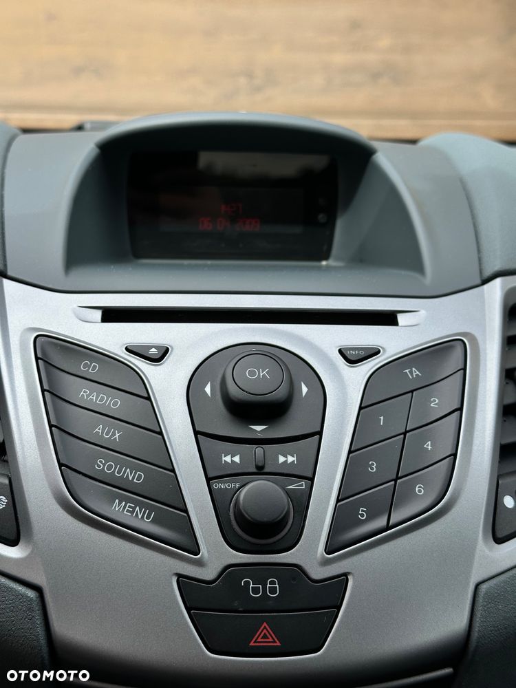 Ford Fiesta 1.25 Trend - 36