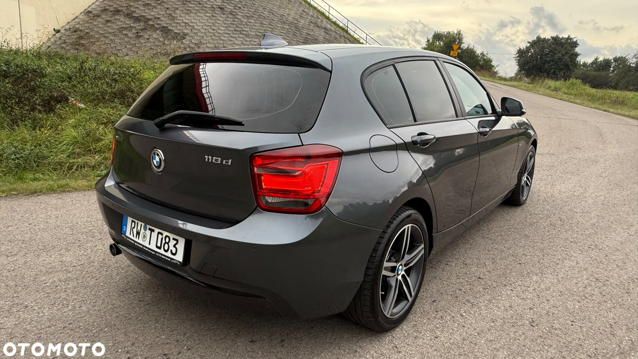 BMW Seria 1 118d xDrive - 14