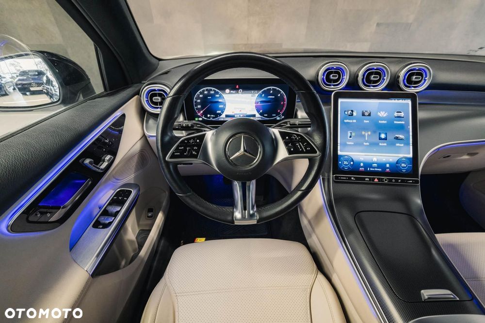 Mercedes-Benz GLC - 12
