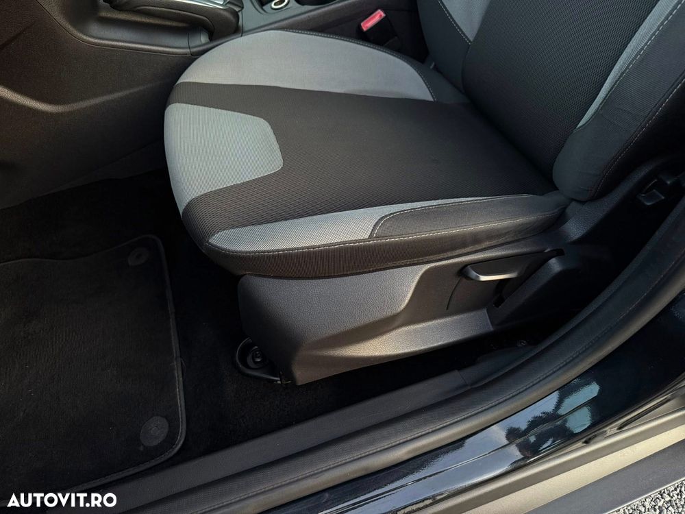 Ford Focus 1.6 TDCi DPF Champions Edition - 12