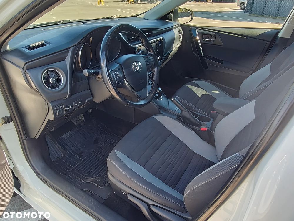 Toyota Auris Hybrid 135 Premium - 9