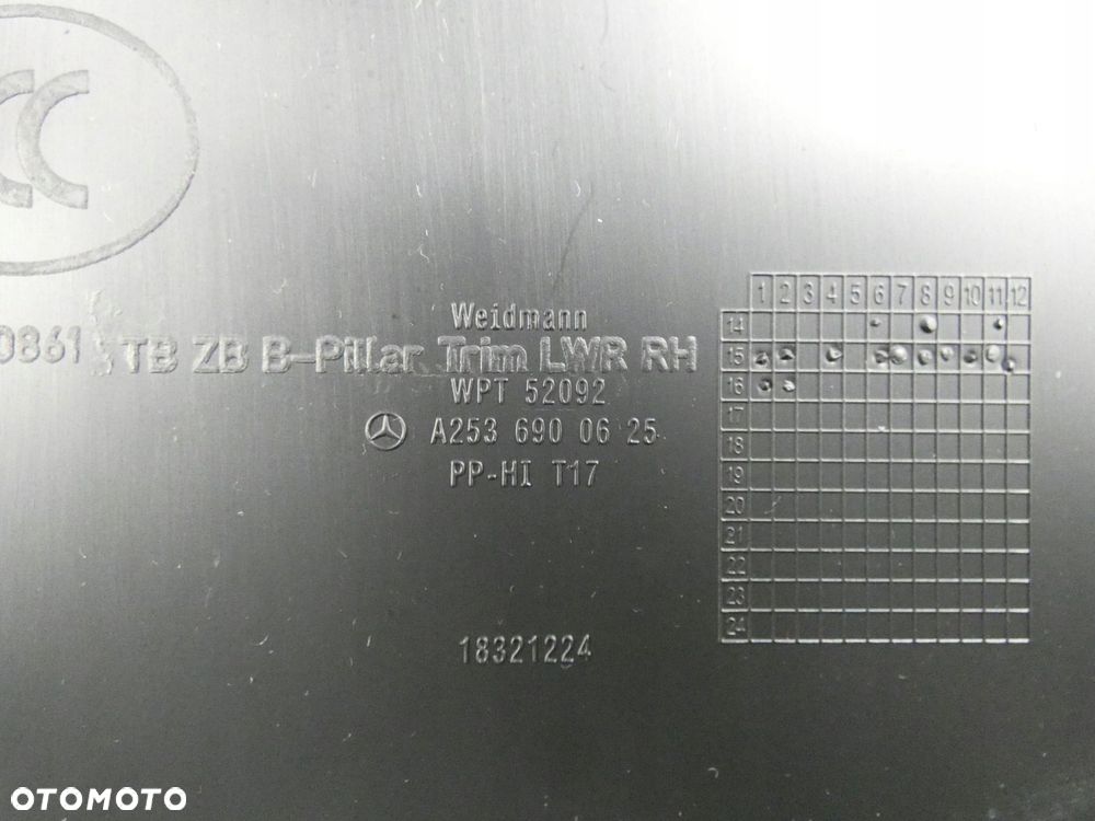 MERCEDES GLC W253 X253 OSŁONA SŁUPKA B DOLNA PRAWA - 3