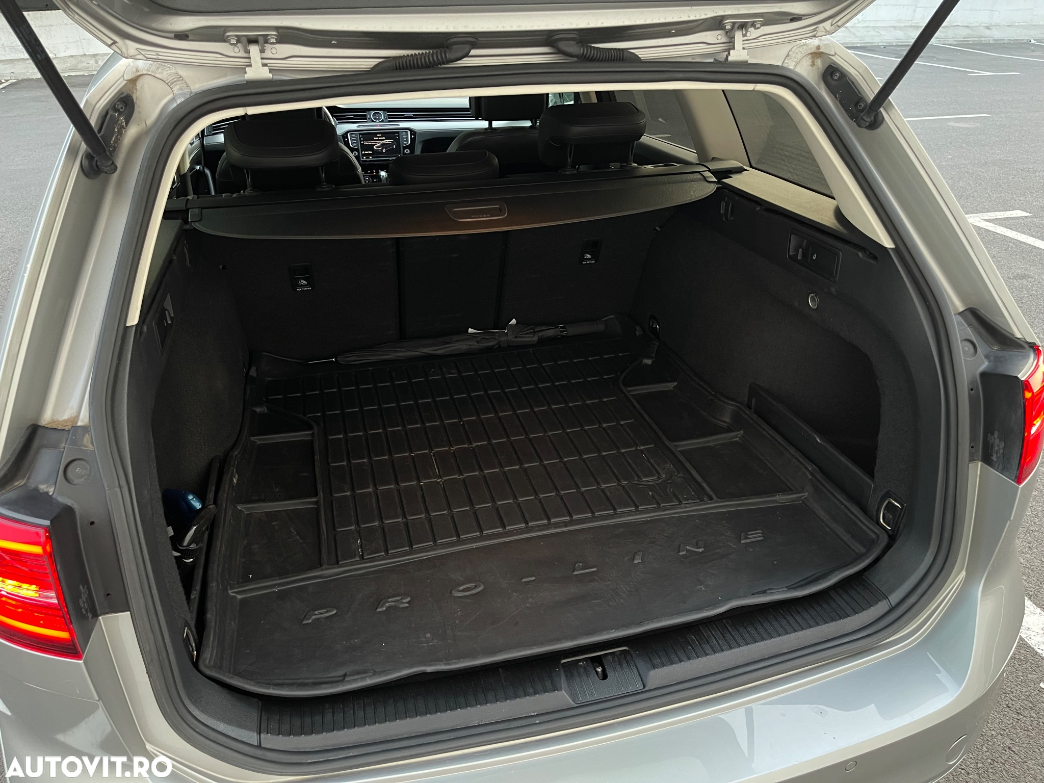Volkswagen Passat Variant 2.0 TDI DSG R Executive - 22