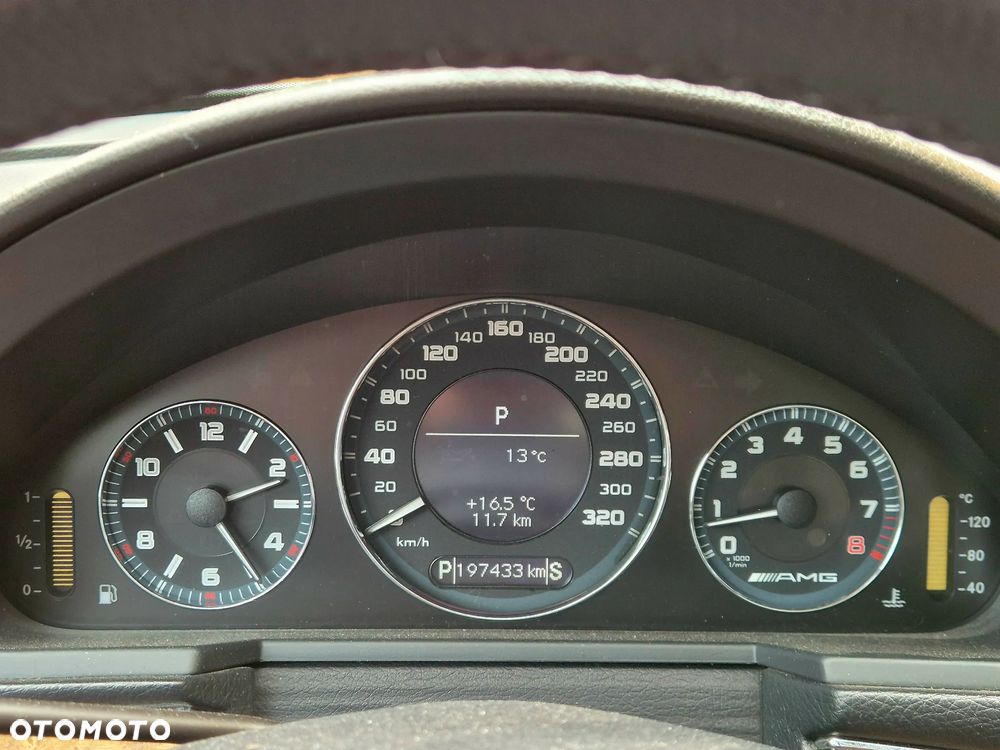 Mercedes-Benz Klasa E 63 AMG - 13