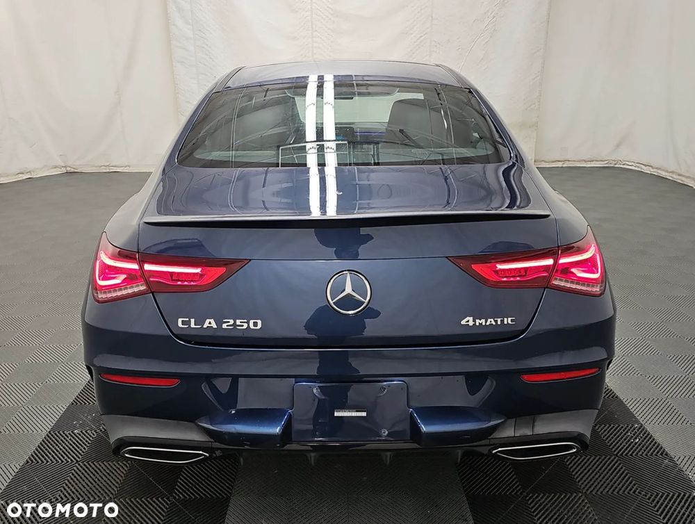 Mercedes-Benz CLA 250 4-Matic 7G-DCT - 5