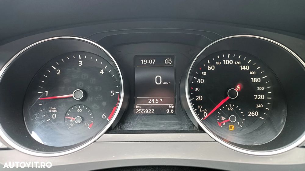 Volkswagen Jetta 2.0 TDI Comfortline - 15
